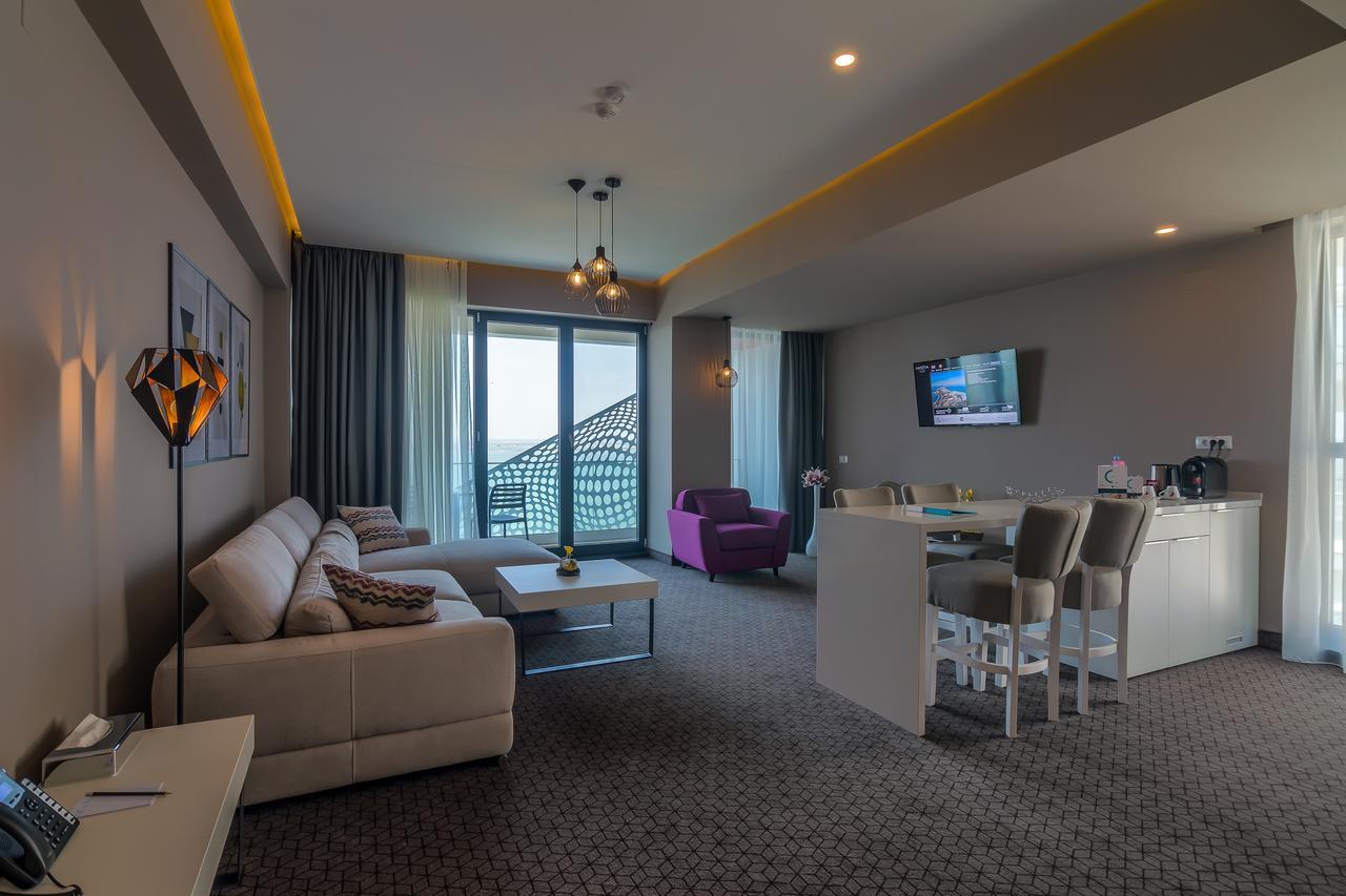 Nyota Hotel & Conference Center Mamaia Eksteriør bilde